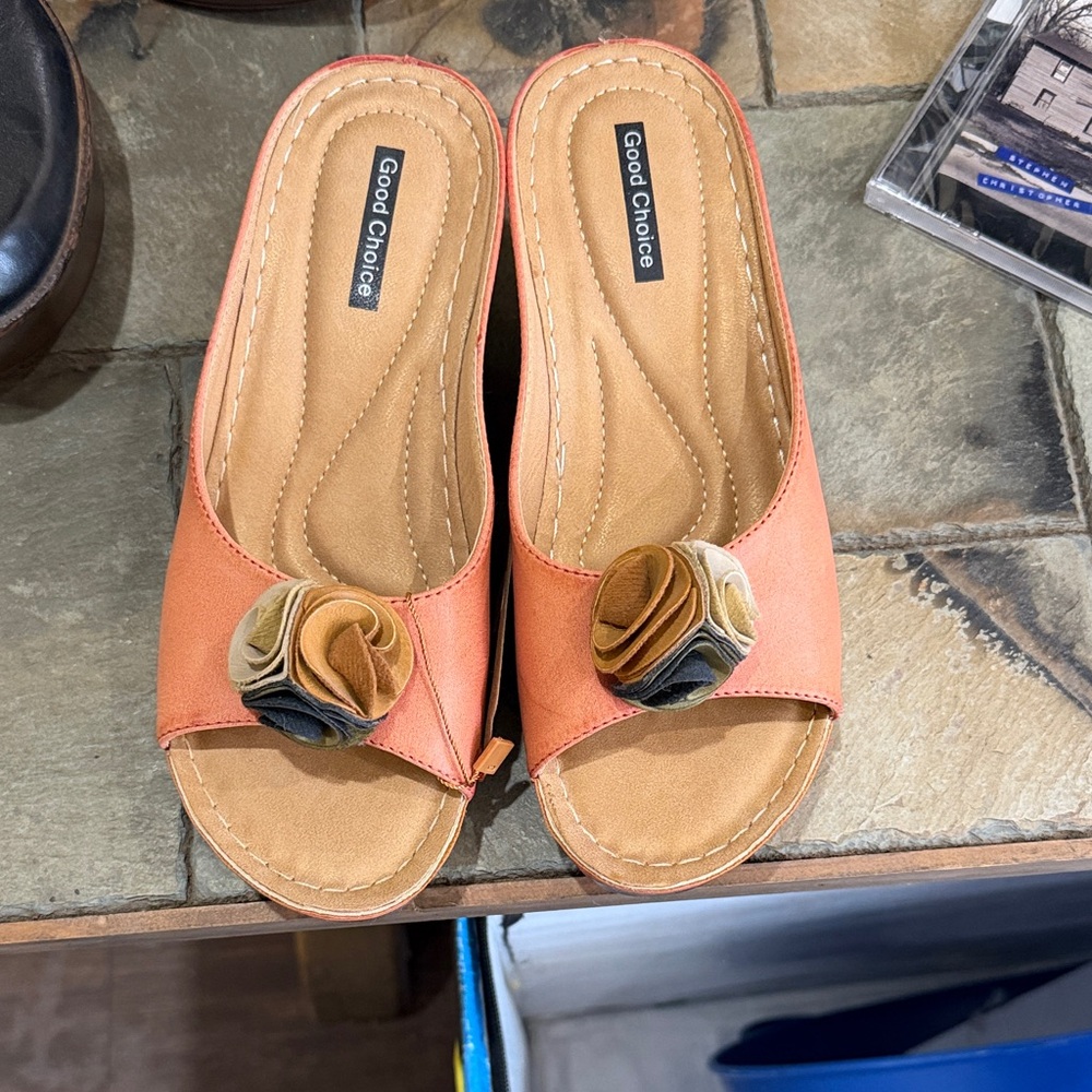 Good Chic Tan Loafers for women